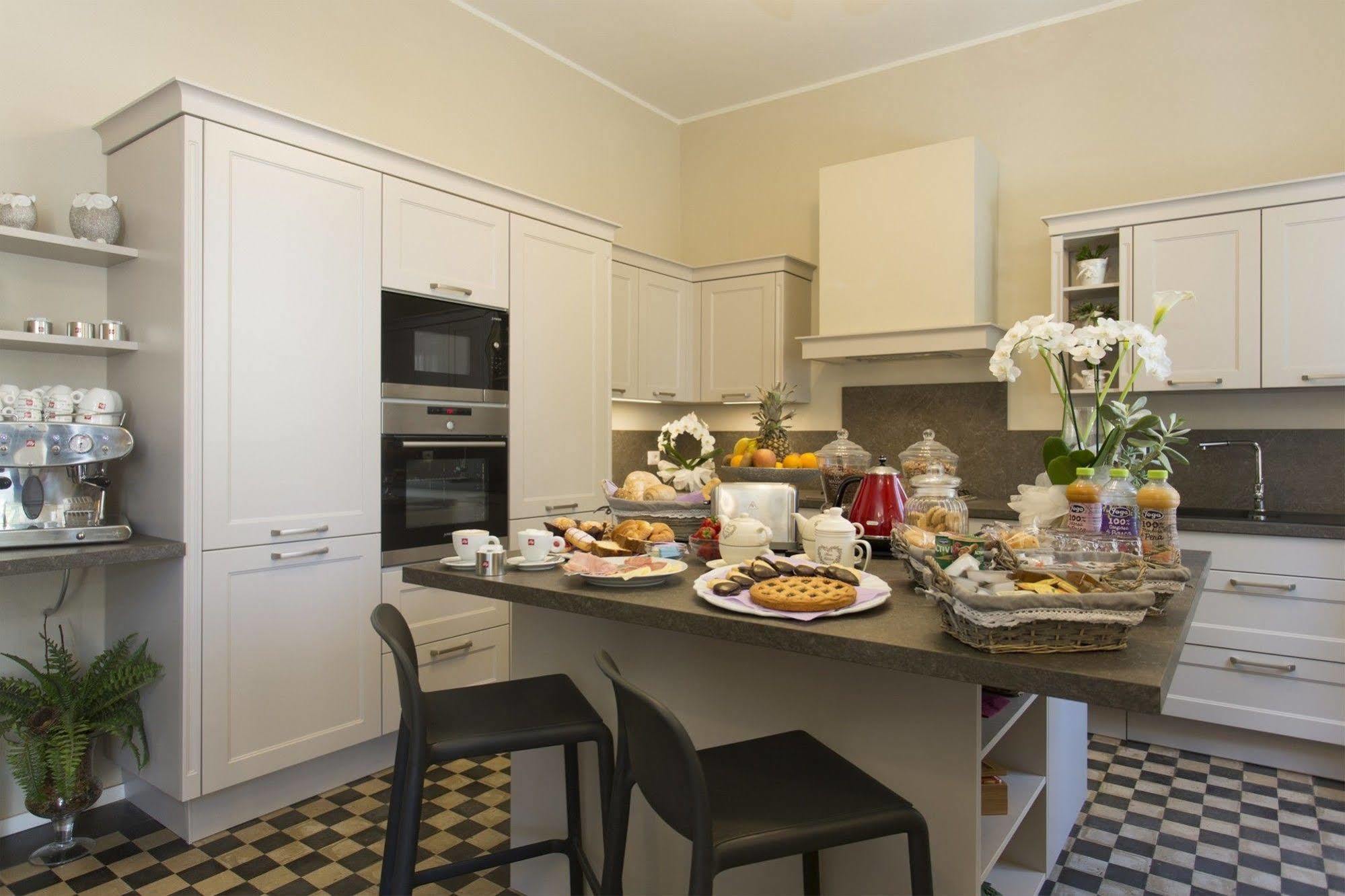 B&B Villa Anna ลุคคา ภายนอก รูปภาพ