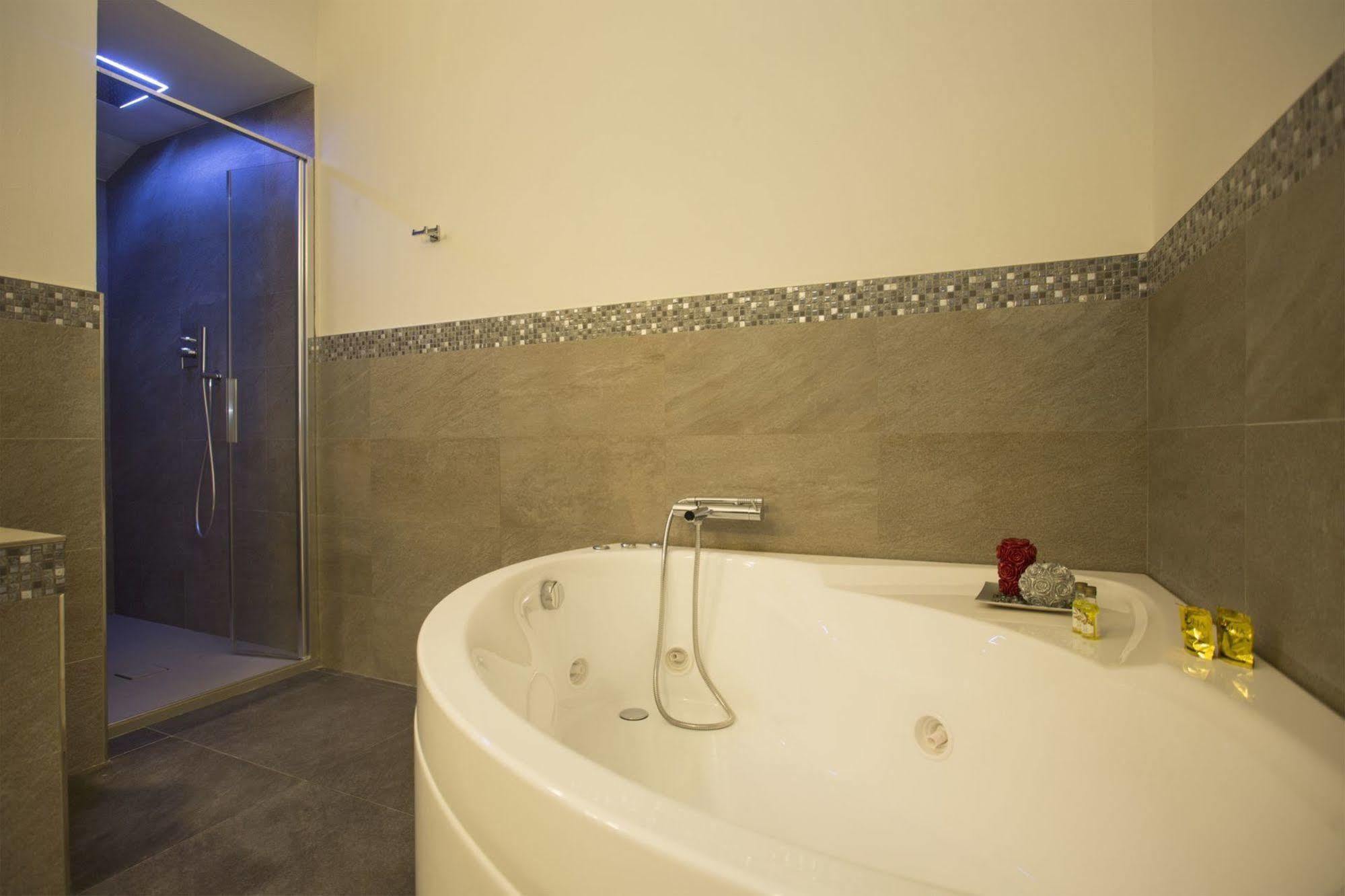 B&B Villa Anna ลุคคา ภายนอก รูปภาพ